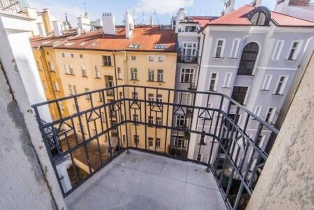 Daire Beautiful & Peaceful With Cute Balcony *